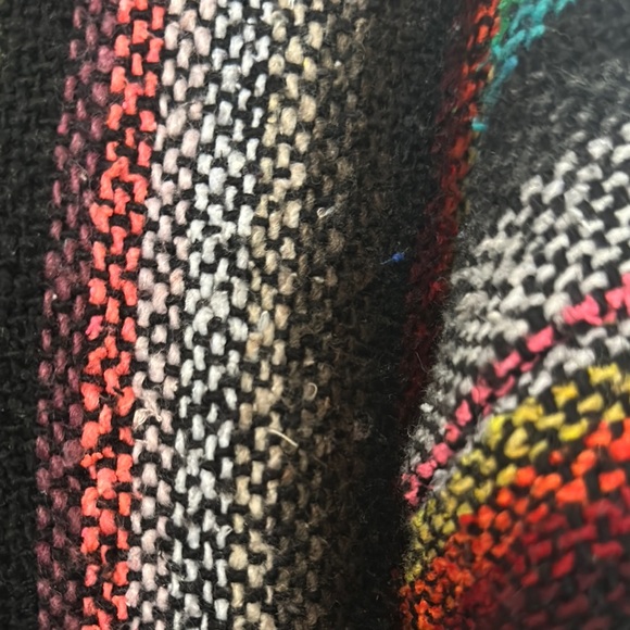Poncho - Picture 12 of 15